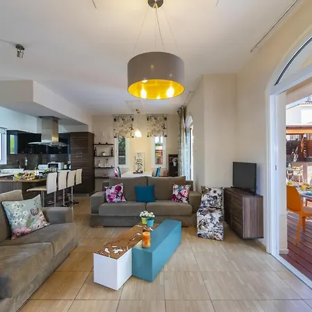 You And Your Family Will Love This Villa, Protaras 1435 Paralimni